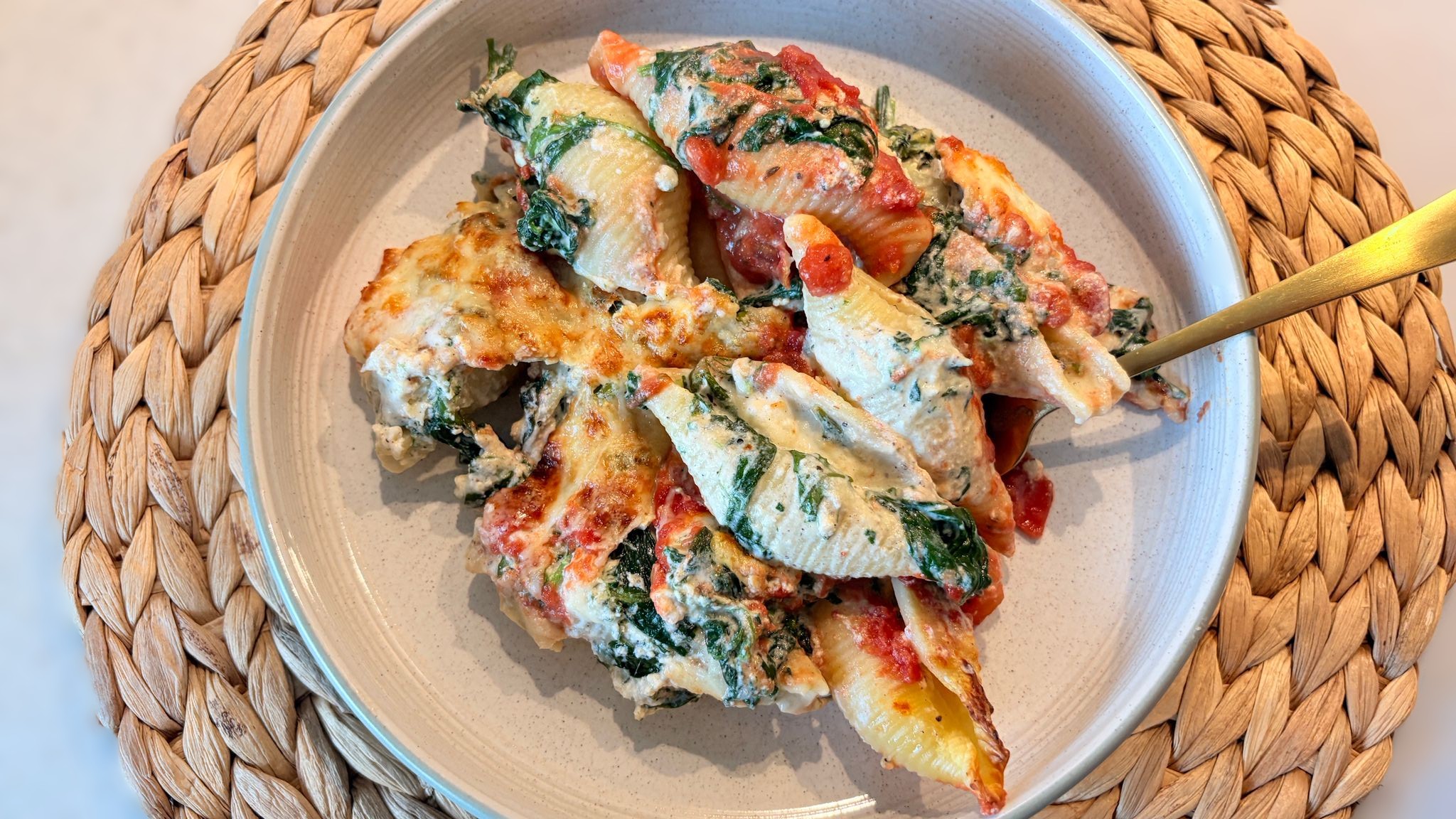 Spinach and Ricotta Stuffed Pasta Shells